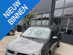 Volkswagen Polo - 1.4-16V Highline AUTOMAAT, STOELVERWARMING