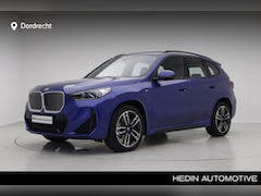 BMW iX1 - eDrive20 67 kWh M-Sport | 19" | Panorama | Trekhaak | Premium Pack