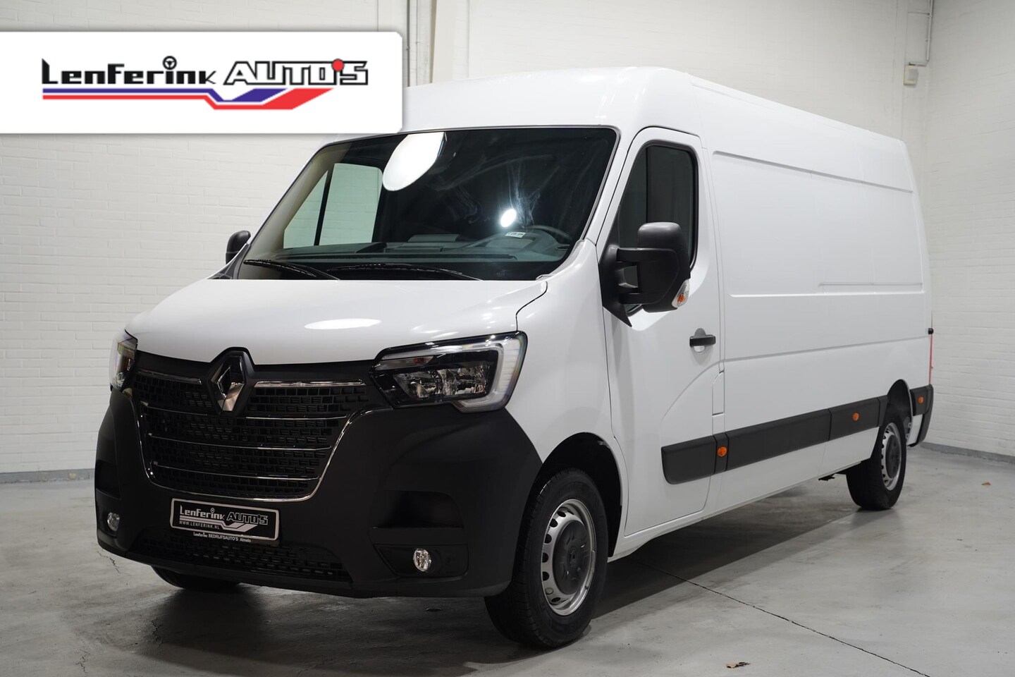 Renault Master - 2.3 DCI 135 pk L3H2 Navi, Camera v.a. 329,- p/mnd PDC V+A, 270 Graden Deuren, Smartphone L - AutoWereld.nl