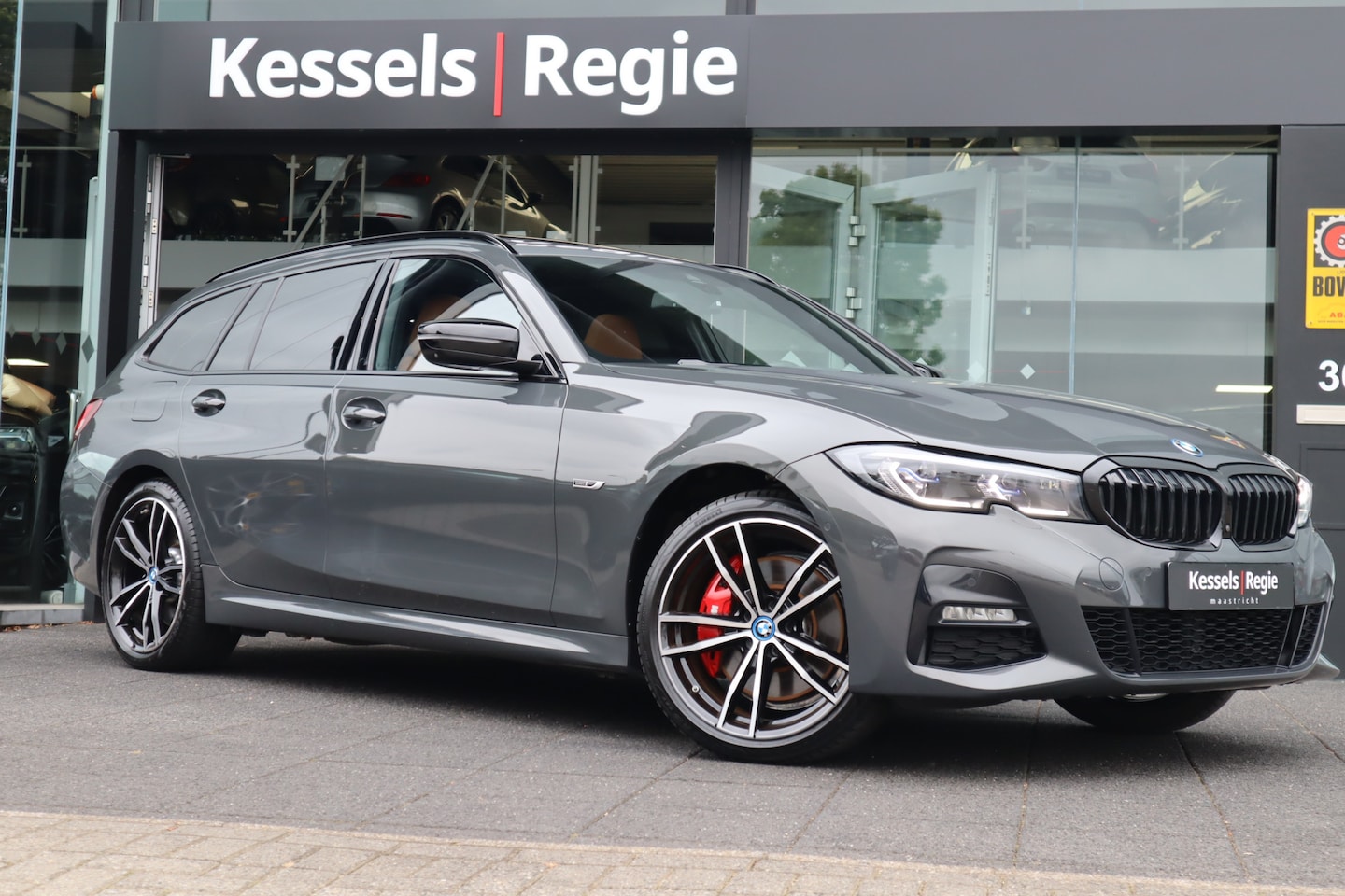 BMW 3-serie Touring - 330e M-Sport Pano HUD Led Leer 360 Camera BLIS - AutoWereld.nl