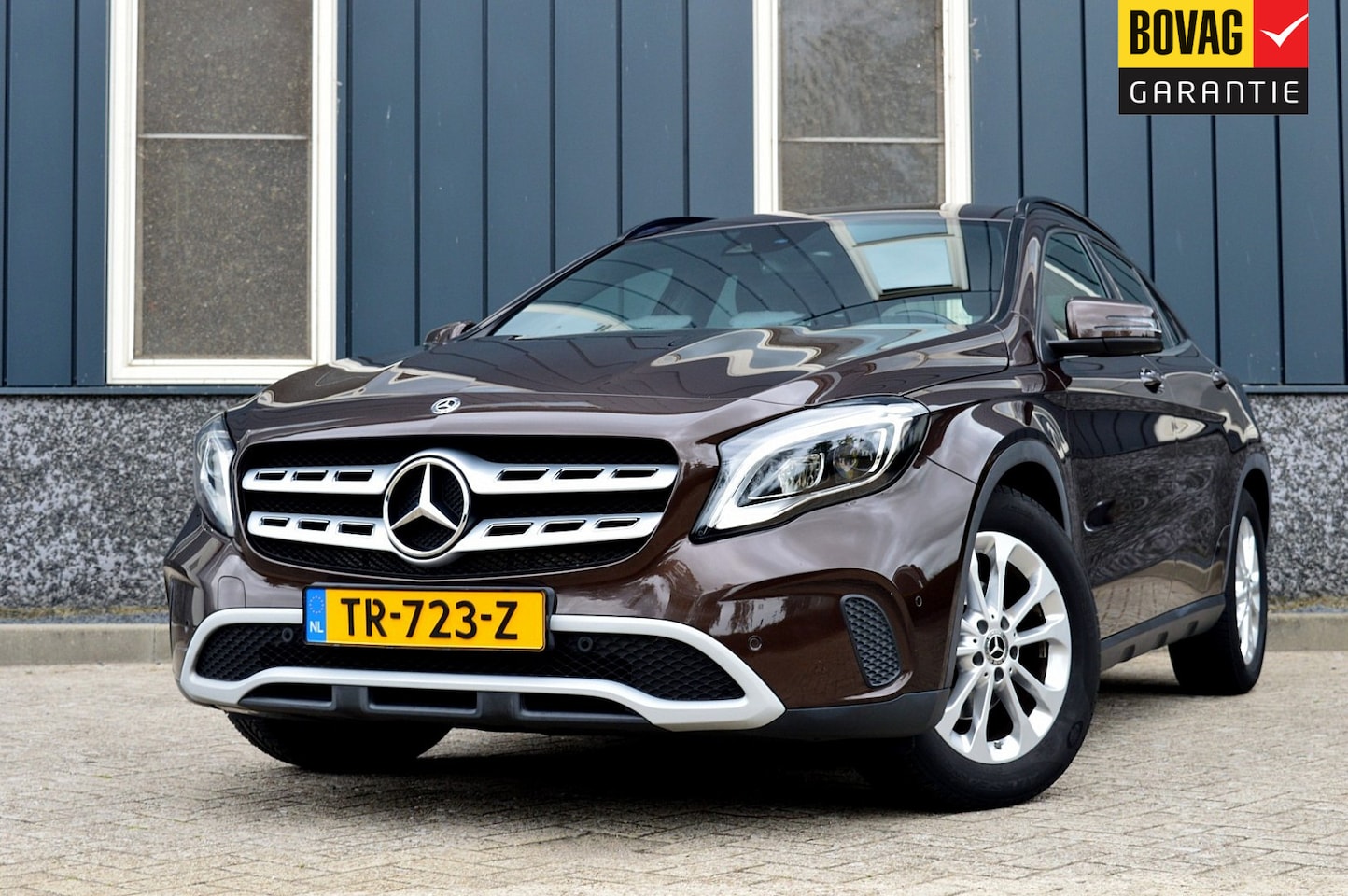 Mercedes-Benz GLA-Klasse - 180 Business Solution Plus Upgrade Edition Rijklaarprijs-Garantie Navigatie Airco Trekhaak - AutoWereld.nl