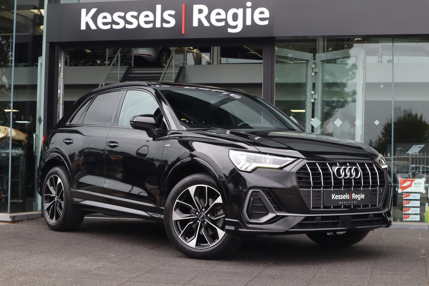 Audi Q3 - 35 TFSI S-Tronic S-line Pano Keyless CarPlay 19inch Camera Stoelverwarming - AutoWereld.nl
