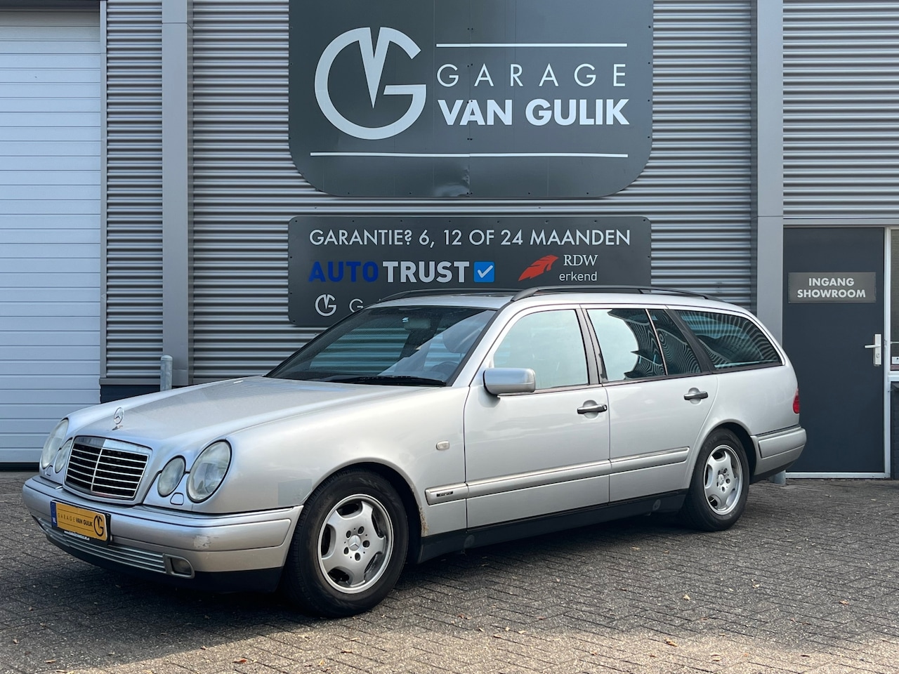 Mercedes-Benz E-klasse Combi - 200 Classic 136PK Automaat Airco,Trekhaak,OnderhoudshistorieVerledenAanwezig,CruiseControl - AutoWereld.nl