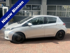 Toyota Yaris - 1.3 VVT-i Dynamic Automaat Bj 2011 Km 76.147 Navi, 14Inch, Cruise, Camera