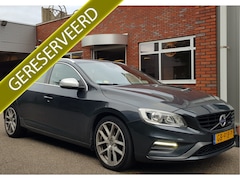 Volvo V60 - D4 Aut8 R Design Leder Navi Trekhaak 18"