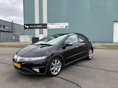 Honda Civic - 1.8-16V i-VTEC Sport 5-Deurs 6-Bak 141 PK. Mooie en onverwoestbare auto
