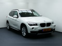 BMW X1 - sDrive18i 150PK. Navi, Clima, Stoelverw, Park Sensors, Afn Haak 1700kg