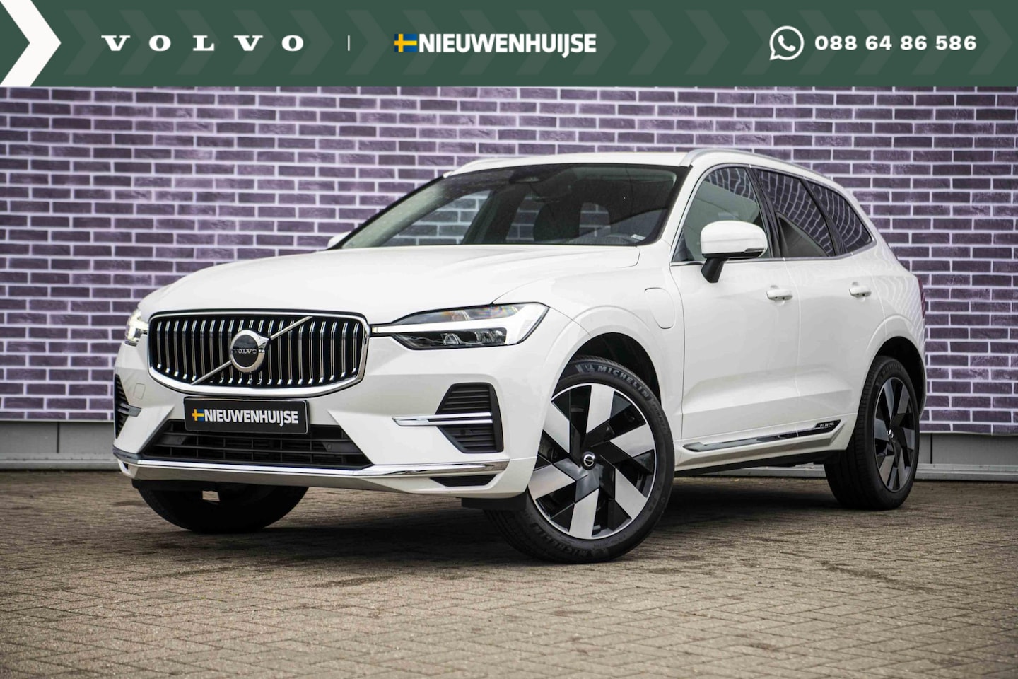 Volvo XC60 - 2.0 T6 Plug-in hybrid AWD Inscription | Donker Glas | Panoramadak | Parkeer Camera | Harma - AutoWereld.nl