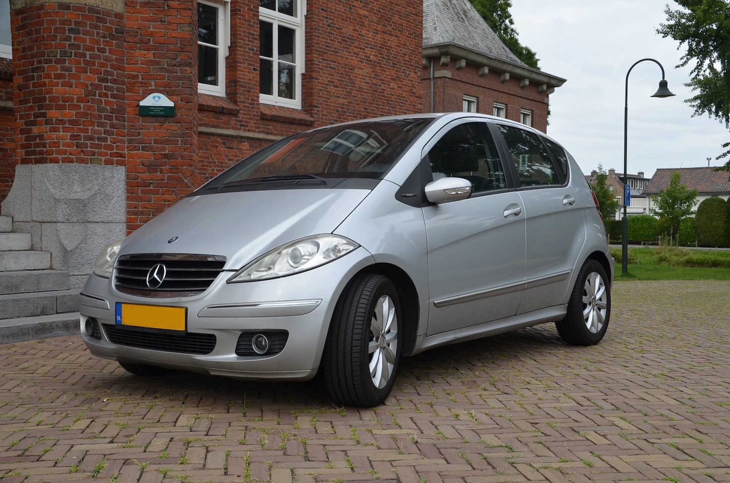 Mercedes-Benz A-klasse - 150 Avantgarde versn. en kopp. nieuw zomer en winter wielen zeer compleet - AutoWereld.nl