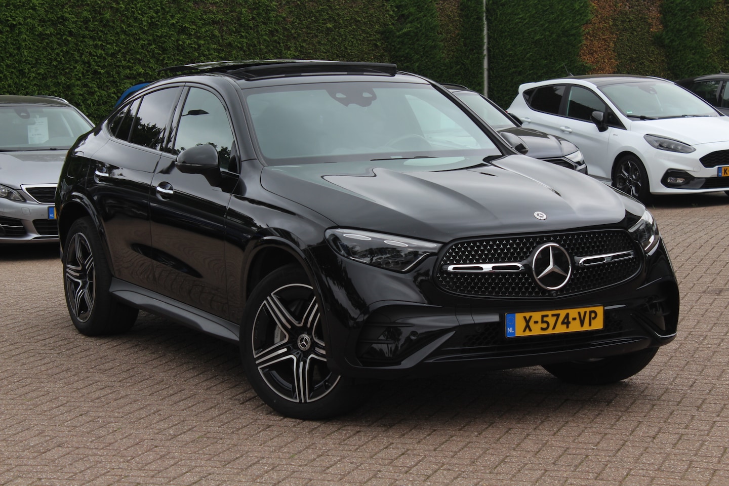 Mercedes-Benz GLC-klasse Coupé - 400e 4MATIC AMG Line / Panoramadak / 360Camera / 20'' / Memory seats / Burmester / Leder / - AutoWereld.nl