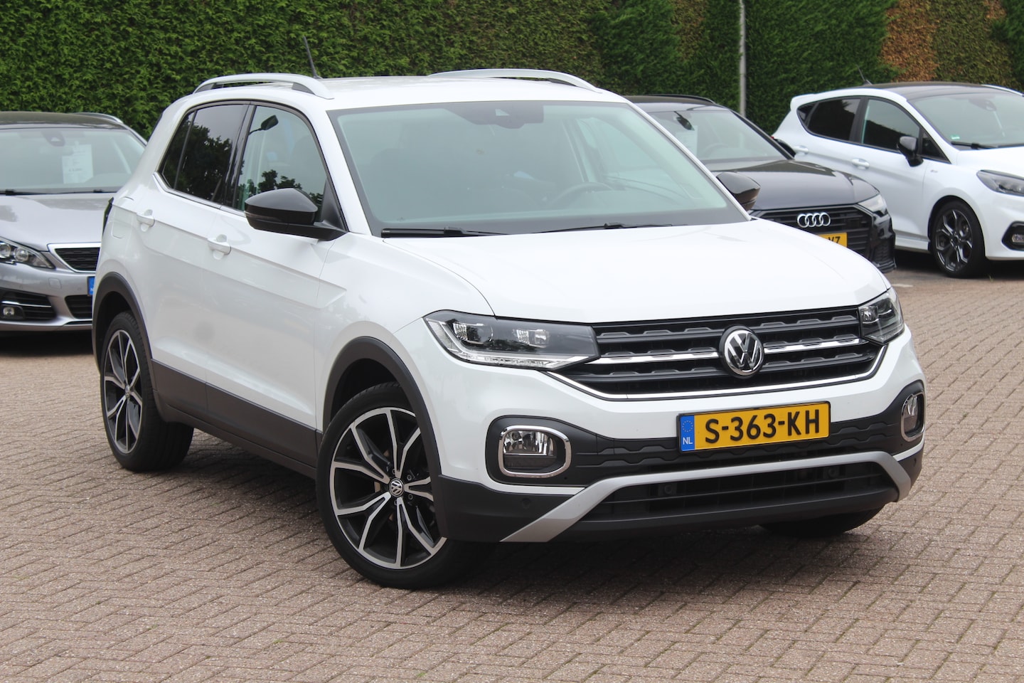 Volkswagen T-Cross - 1.0 TSI Style / Trekhaak / Navigatie / Parkeerhulp V+A / 18'' / LED Koplampen / Dodehoek / - AutoWereld.nl