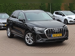 Audi Q3 - 35 TFSI S edition / Trekhaak / Camera / Leder&Alcantara / 18'' / Navigatie / Dodehoek / St