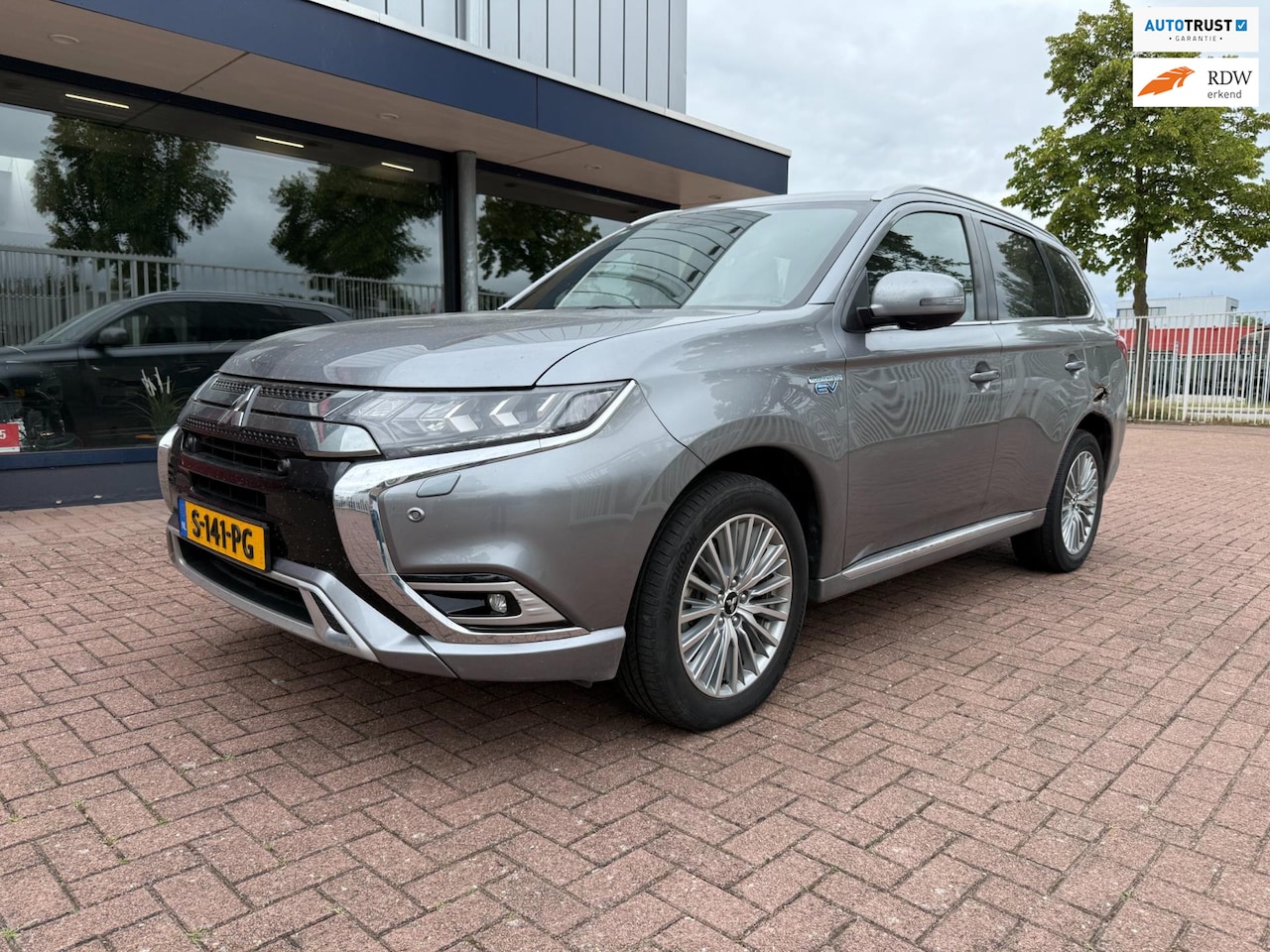 Mitsubishi Outlander - 2.4 PHEV S-Edition | FULL OPTION | Zie Foto's - AutoWereld.nl