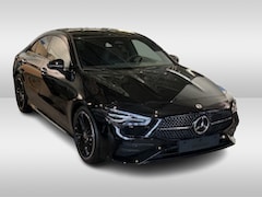 Mercedes-Benz CLA-Klasse - 180 AMG Line / MY2024 / NIEUWSTAAT / Panoramadak / Camera / Leder&Alcantara / 18'' / Sfeer