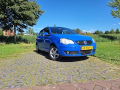 Volkswagen Polo - 1.4-16V Trendline
