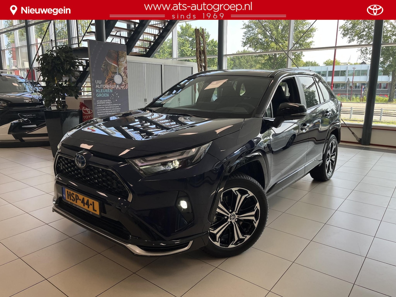 Toyota RAV4 - 2.5 Plug-in Hybrid AWD Limited Edition | Panoramadak | Trekhaak | All-season banden | Gece - AutoWereld.nl