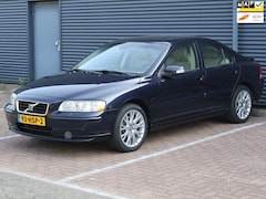 Volvo S60 - 2.5T Drivers Edition|Carplay|Dak|Airco|Cruise|PDC|Nav|Stoelverwarming|Leder