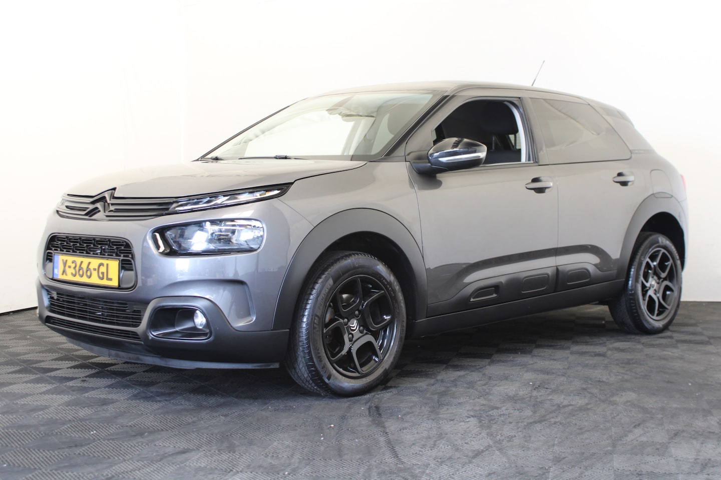 Citroën C4 Cactus - 1.2 PureTech Shine |Stoelverwarming|Navi| - AutoWereld.nl