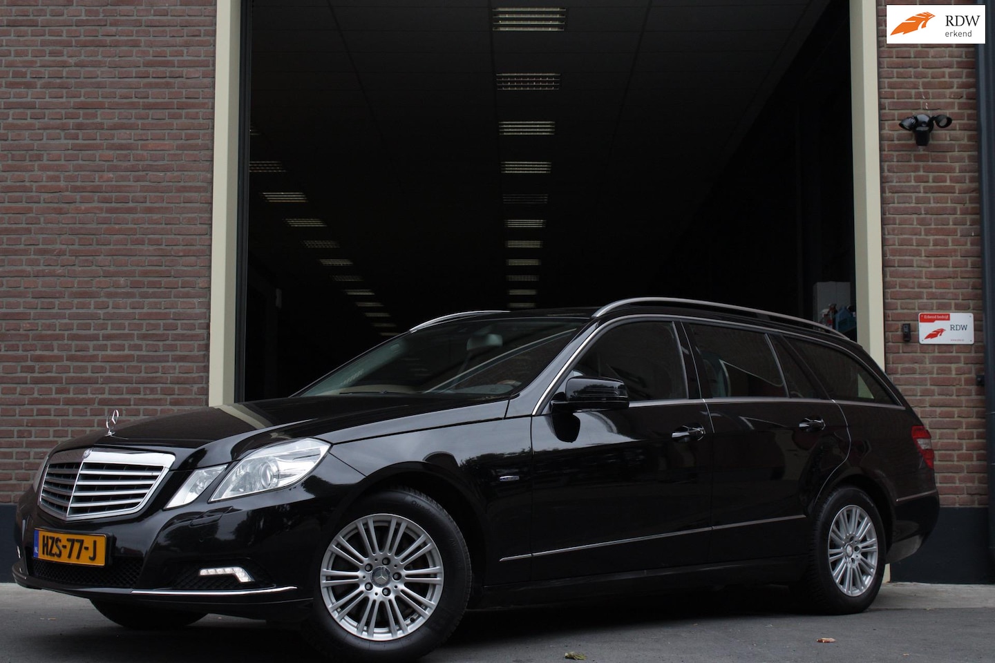 Mercedes-Benz E-klasse Estate - E350|YoungTimer|Dakje|Trekhaak|VolOptie!| - AutoWereld.nl