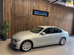 BMW 3-serie - 320i Leder, Xenon, Camera, Navigatie
