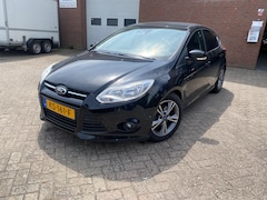 Ford Focus - 1.0 EcoBoost Titanium (MOTOR KAPOT)