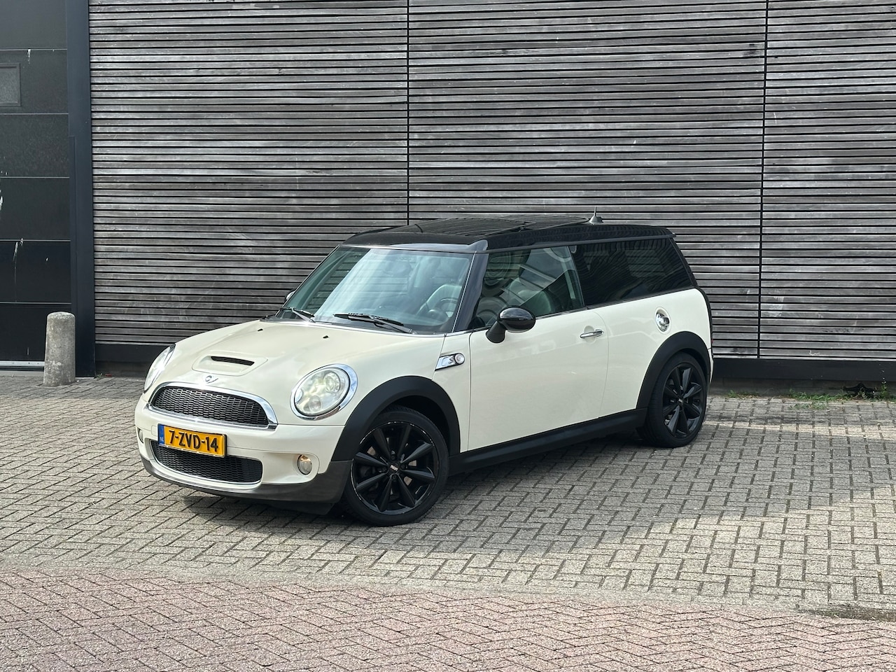 MINI Clubman - 1.6 Cooper S 174PK , Leer , Pano , Navi , Armstn. , Goed Onderhouden - AutoWereld.nl