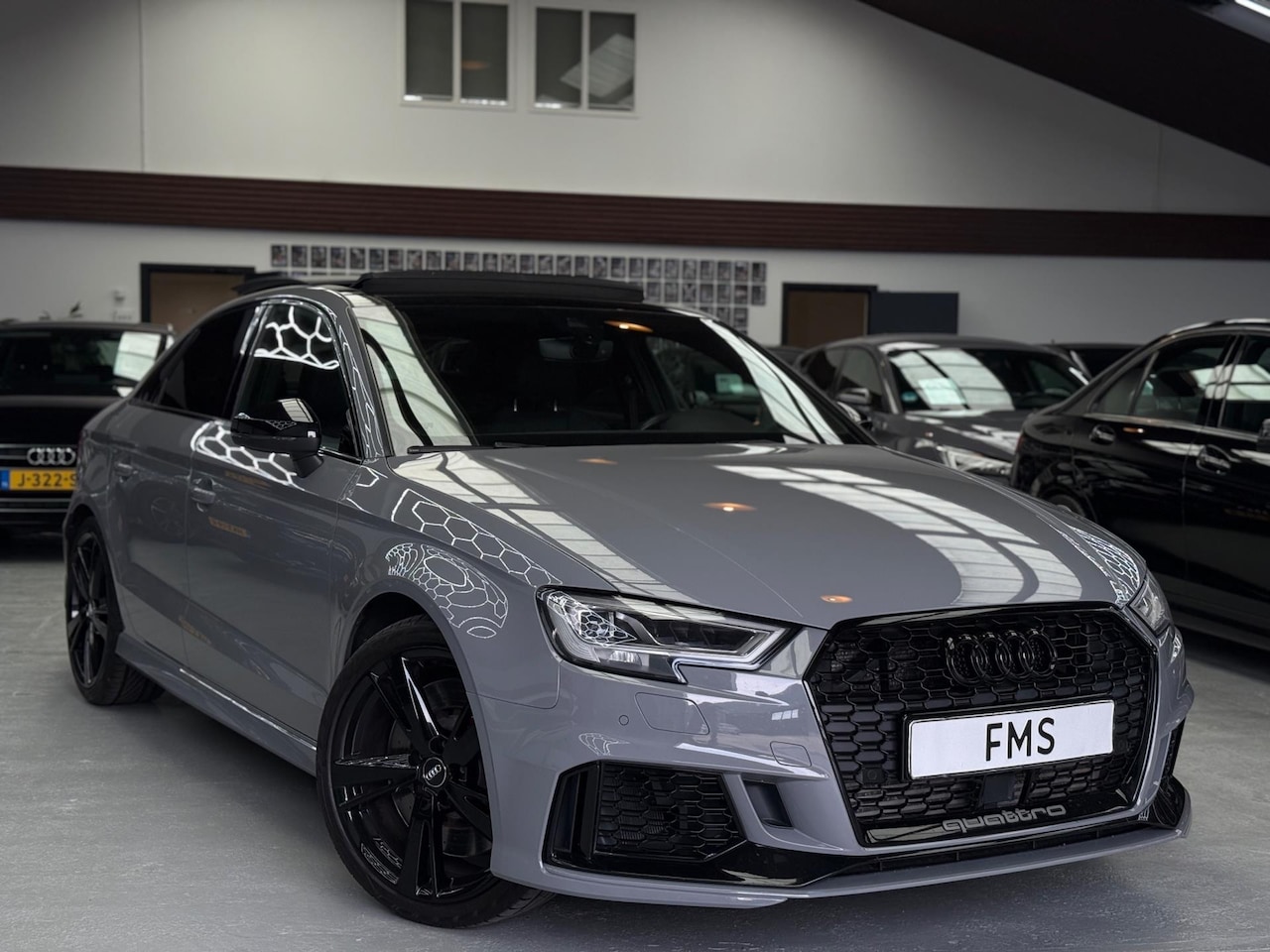 Audi RS3 - Limousine 2.5 TFSI Quattro Nardo Grey Panorama - AutoWereld.nl