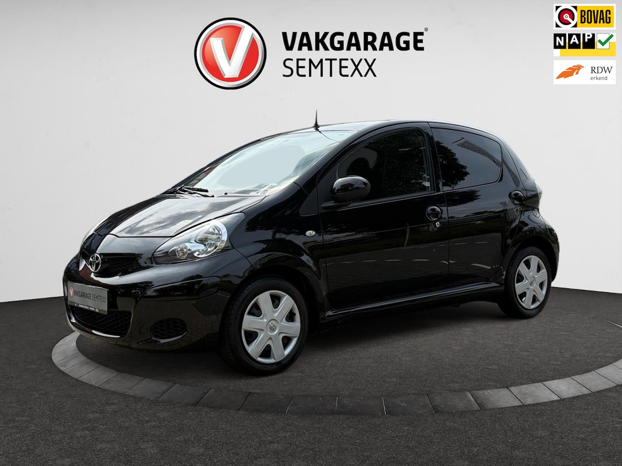 Toyota Aygo - 1.0-12V Comfort Navigator | Airco | Navigatie | Radio/CD | IsoFix | Centrale Vergrendeling - AutoWereld.nl