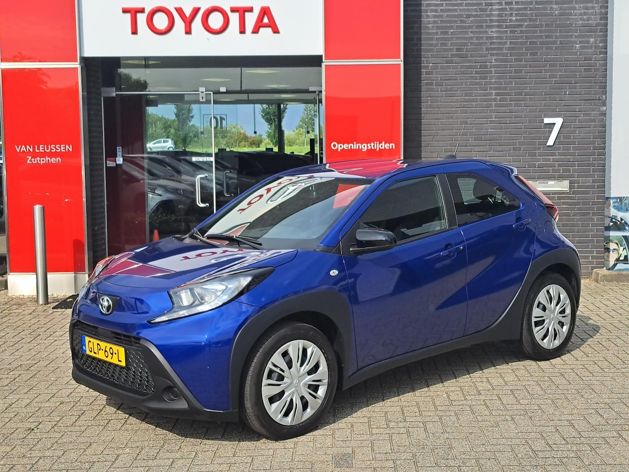 Toyota Aygo X - 1.0 VVT-i MT Play APPLE & ANDROID AIRCO METALLIC - AutoWereld.nl