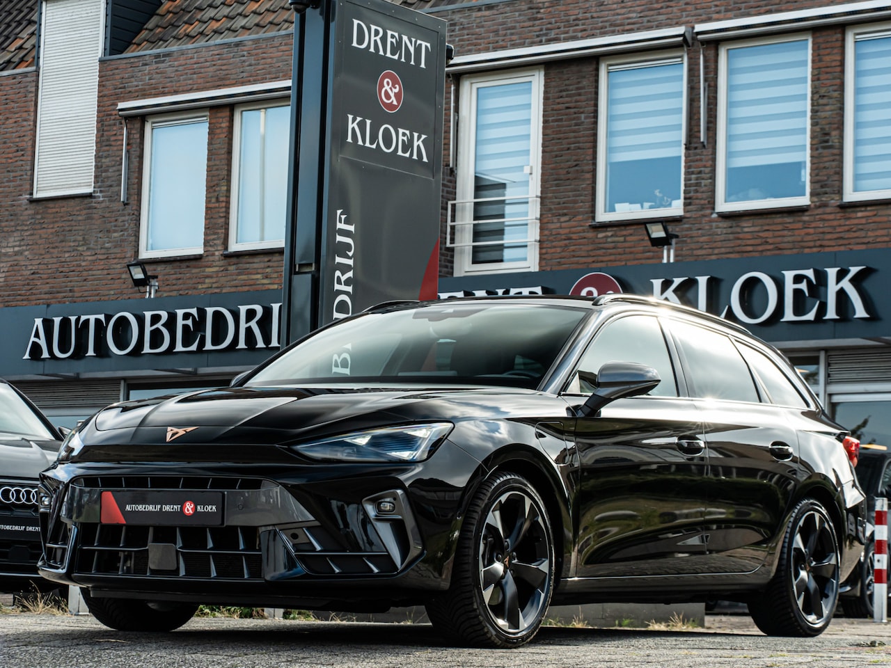 CUPRA Leon Sportstourer - 1.5 TSI e-Hybrid Essential 18 INCH CAMERA BLACK OPTIC LED STOEL EN STUURWIELVERW - AutoWereld.nl