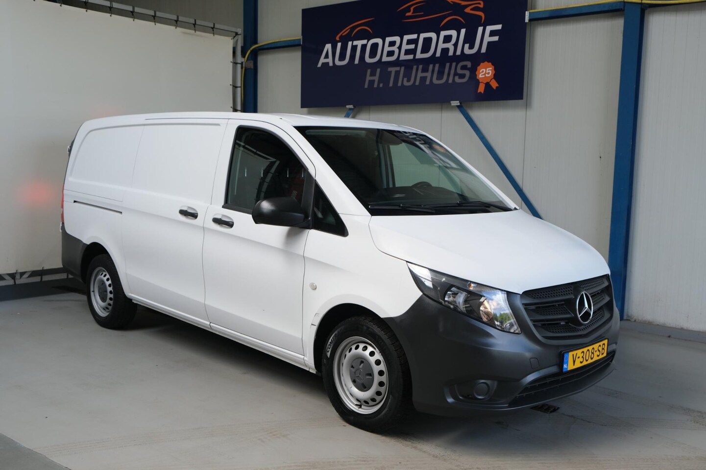 Mercedes-Benz Vito - 111 CDI 3p. Lang - N.A.P. Airco, Cruise, Trekhaak. - AutoWereld.nl