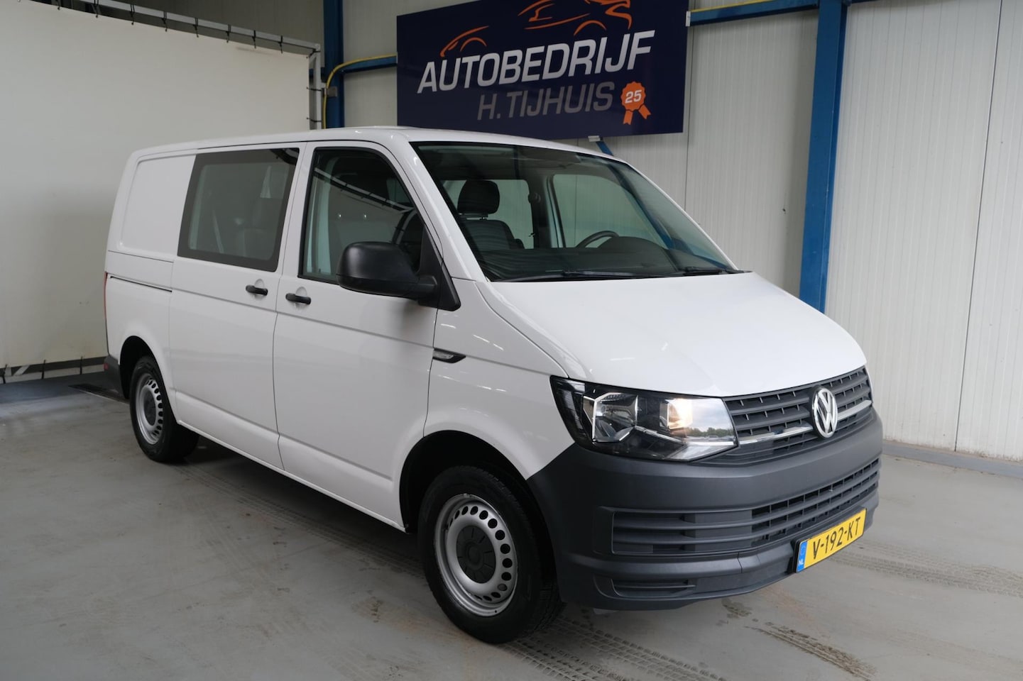 Volkswagen Transporter - 2.0 TDI L1H1 DC - Airco, Cruise, Trekhaak. - AutoWereld.nl