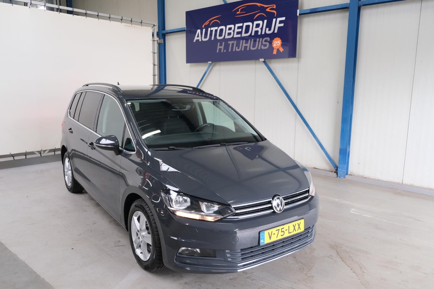 Volkswagen Touran - 2.0 TDI Automaat - Grijskenteken - AutoWereld.nl