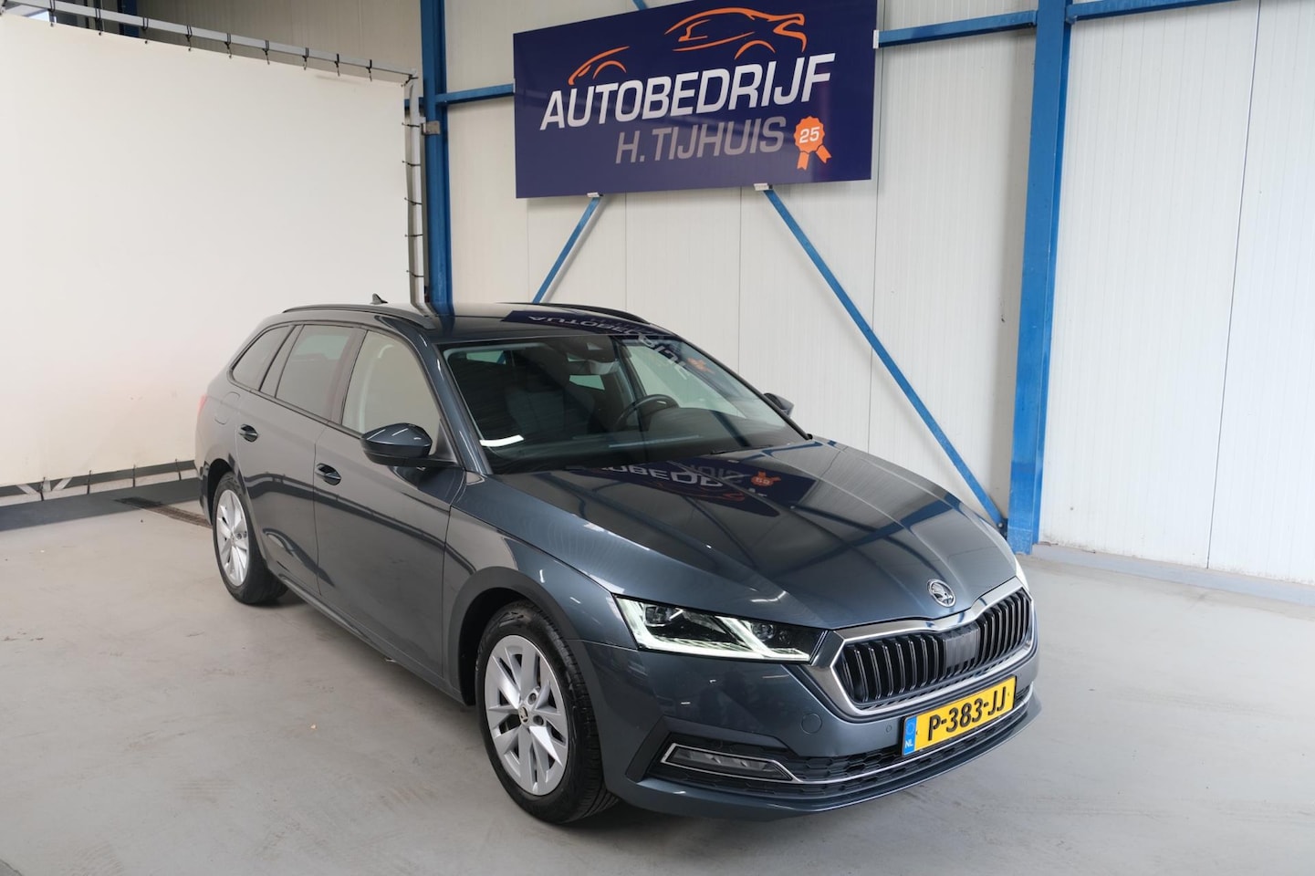 Skoda Octavia Combi - 1.5 e-TSI Business Edition Automaat - Airco, Cruise, Navi, PDC. - AutoWereld.nl