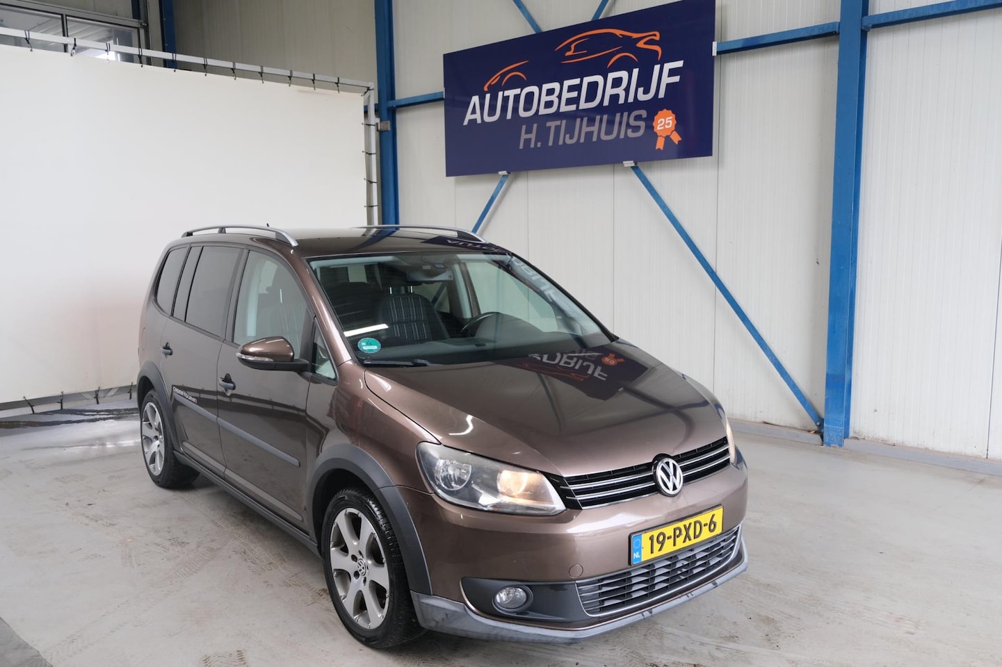 Volkswagen Touran Cross - 1.4 TSI 7p. > LEES ADVERTENTIE < - AutoWereld.nl