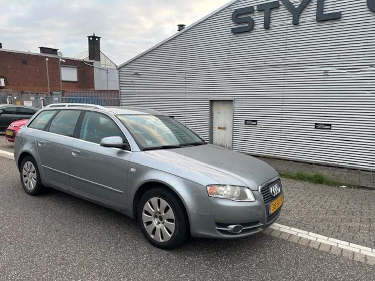 Audi A4 Avant - 2.0 Pro Line 2.0 Pro Line - AutoWereld.nl