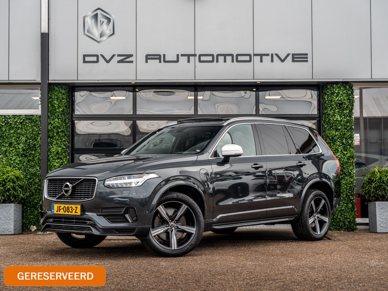 Volvo XC90 - 2.0 T8 Twin Engine AWD R-Design | Pano | Luchtvering | Trekhaak - AutoWereld.nl