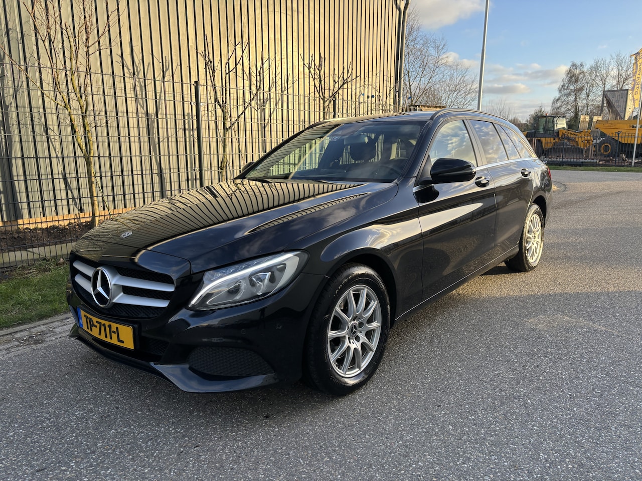 Mercedes-Benz C-klasse Estate - 200 CDI Premium / AUTOMAAT / NAVI / CRUISE - AutoWereld.nl