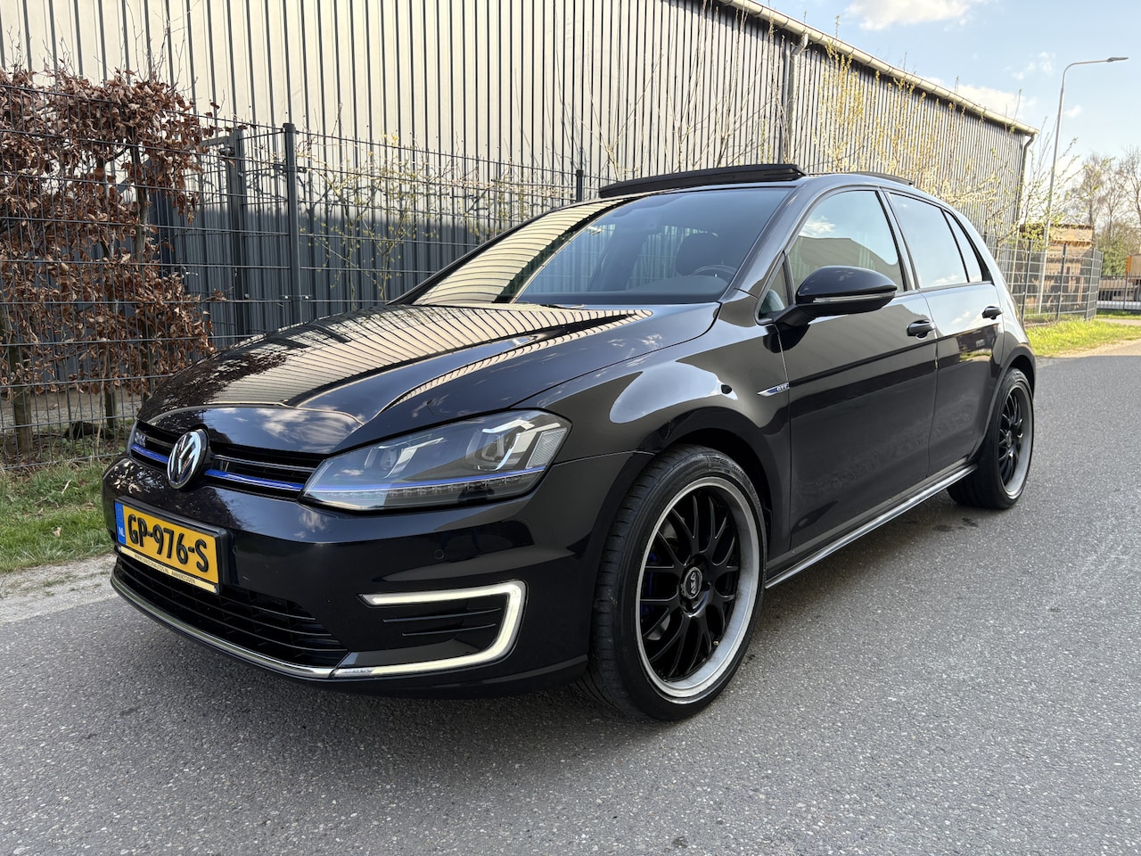 Volkswagen Golf - 1.4 TSI GTE / AUTOMAAT / PANORAMADAK / NAVI - AutoWereld.nl