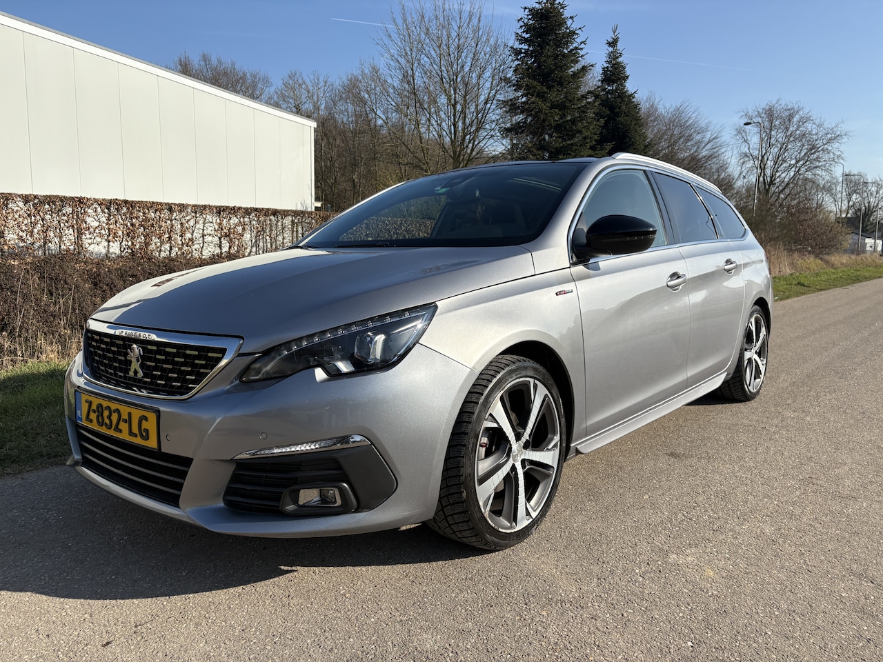 Peugeot 308 SW - 1.2 PureTech GT-line / AUTOMAAT / NAVI / PANORAMADAK / 118dkm! - AutoWereld.nl