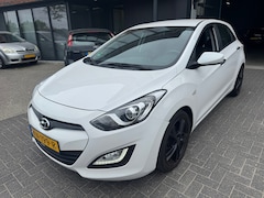 Hyundai i30 - 1.4i i-Drive Cool 5DRS AIRCO SPORTIEF COMPLEET ONDERHOUDEN
