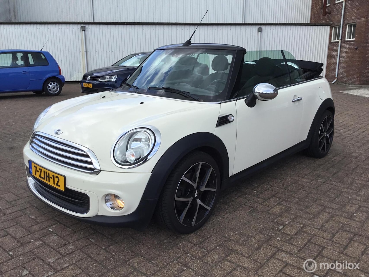 MINI Cabrio - 1.6 One 123001 km NAP NL AUTO - AutoWereld.nl