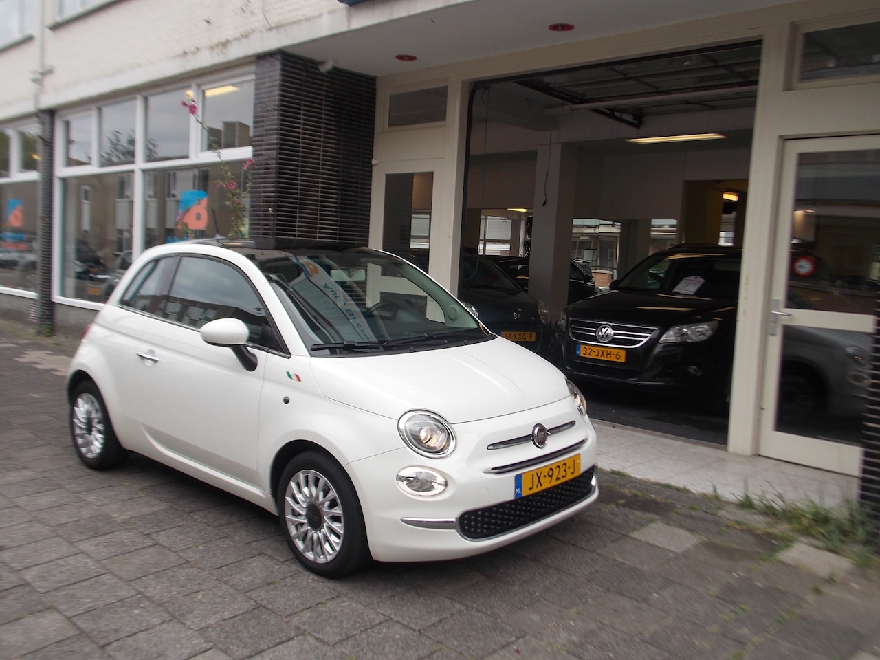 Fiat 500 - 1.2 Lounge AIRCO PDC NAVI  PANO NIEUWE MOTOR!!! - AutoWereld.nl