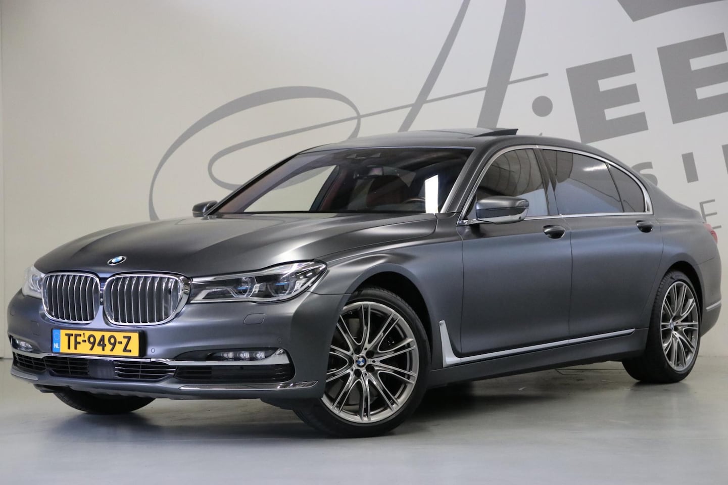 BMW 7-serie - M760Li stoelmassage/koelkast/360' camera/BMW displaysleutel - AutoWereld.nl