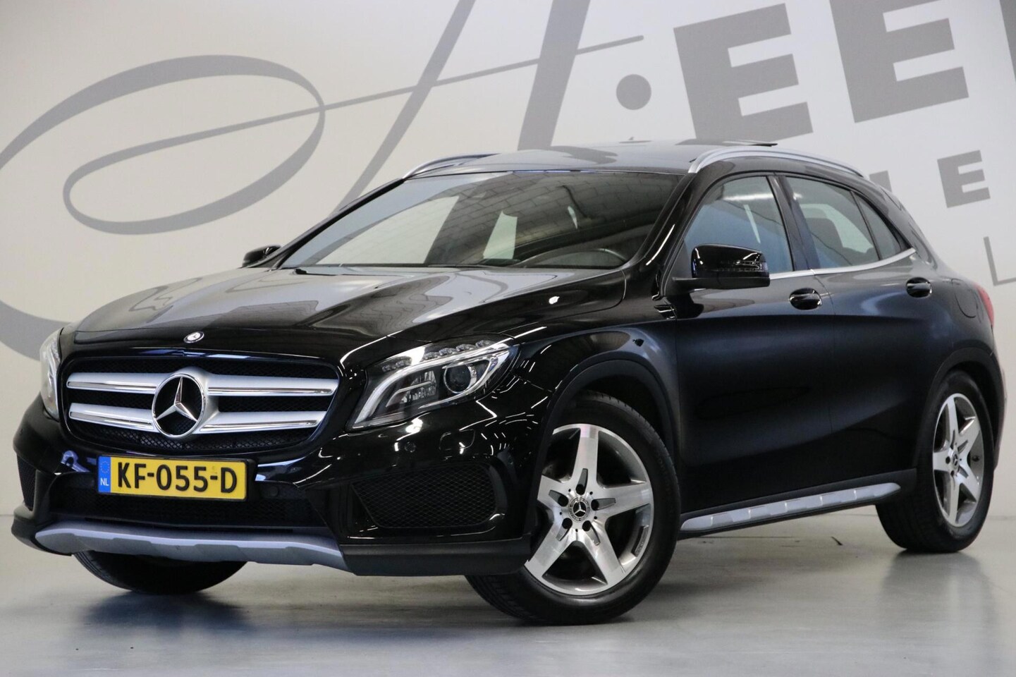 Mercedes-Benz GLA-Klasse - 200 Edition 1/ AMG-pakket/ Trekhaak/ Panoramaschuifdak - AutoWereld.nl