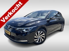 Volkswagen Golf - 1.4 eHybrid 204pkStyle DSG Automaat Navigatie / Trekhaak / Park assist / App-connect / IQ