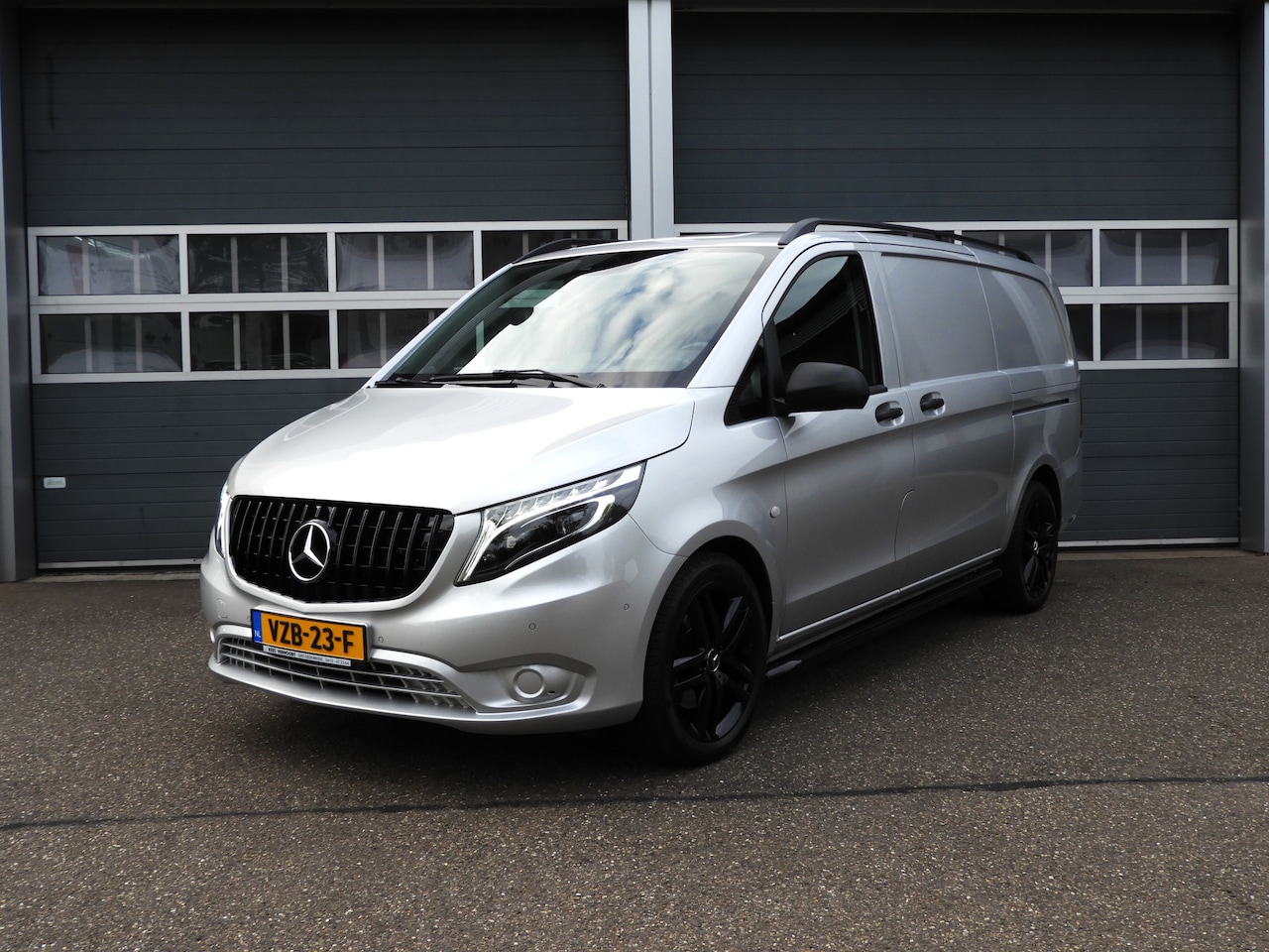 Mercedes-Benz Vito - 119 CDI Lang AUT | LED | 2X SCHUIFDEUR | 19 INCH - AutoWereld.nl