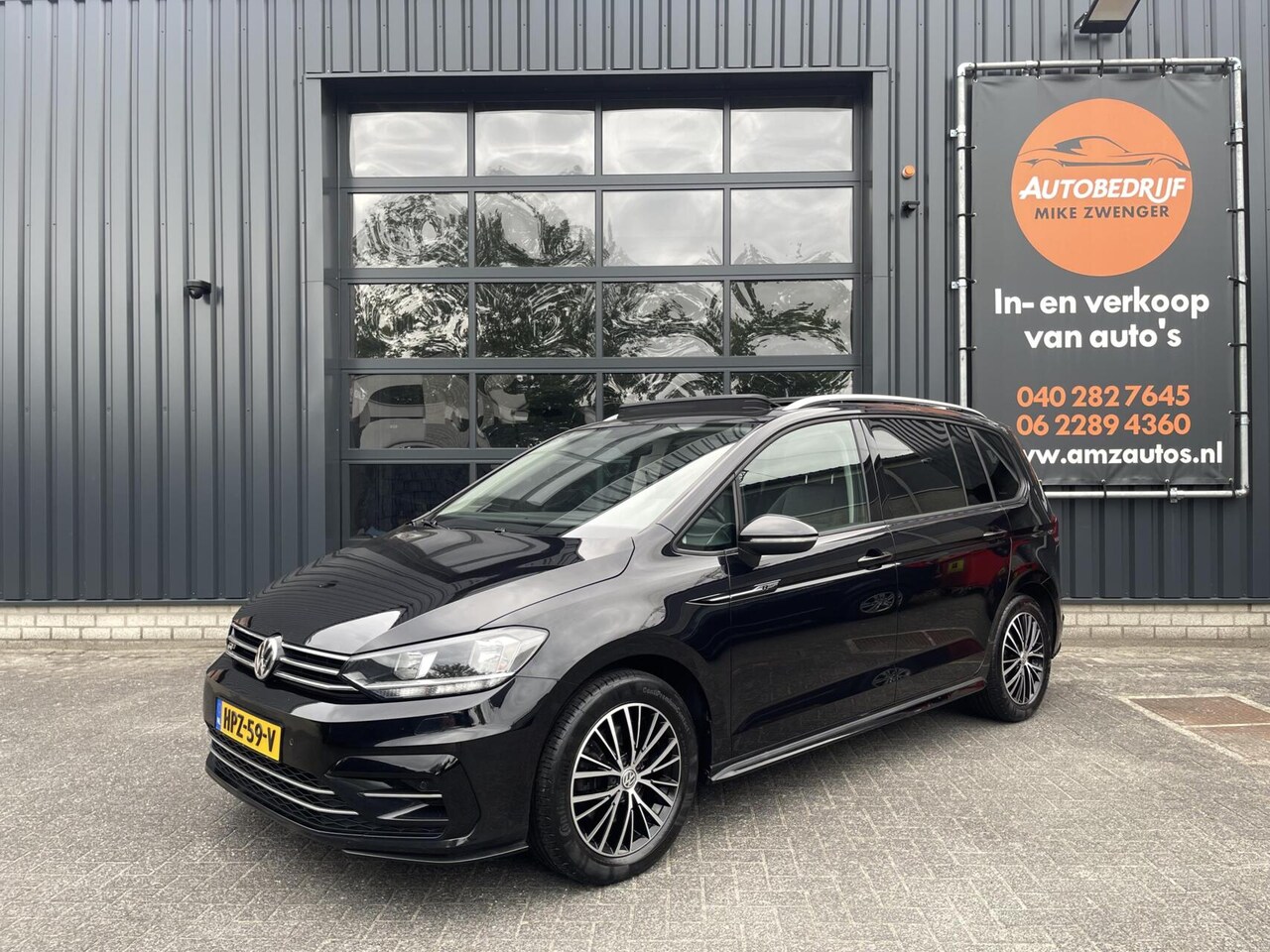 Volkswagen Touran - 1.4 TSI AUT. R-Line PANORAMADAK|ADAPTIEF CRUISE CONTROL|SFEERVERLICHTING|STOELVERWARMING|E - AutoWereld.nl