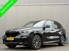 BMW X5 - XDRIVE30D M pakket - Pano - Navi - CarPlay - leder - grijs kenteken