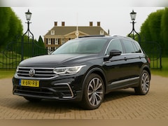 Volkswagen Tiguan - 1.4TSI eHybrid R-Line Business+ | ORIGINEEL NL | DEALER OH | AFN TREKHAAK | PANO DAK | LED